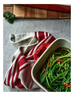 New 👏 Staub Rectangle Gratin Dish 34X24cm In Red 🎉 -Appetito Shop unnamed file 285
